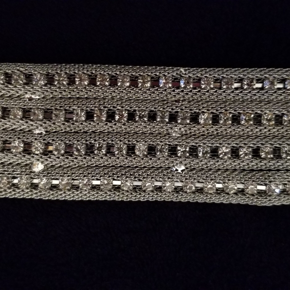 Magnetic silver cuff bracelet - Picture 8 of 8